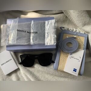 GENTLE MONSTER Black Women's Sunglasses with Light Blue Straw Crossbody Case